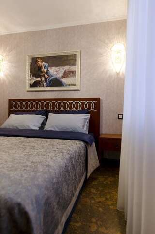 Гостевой дом Guest House  Борисов Двухместный номер с 1 кроватью или 2 отдельными кроватями и собственной ванной комнатой-8