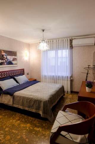 Гостевой дом Guest House  Борисов Двухместный номер с 1 кроватью или 2 отдельными кроватями и собственной ванной комнатой-14